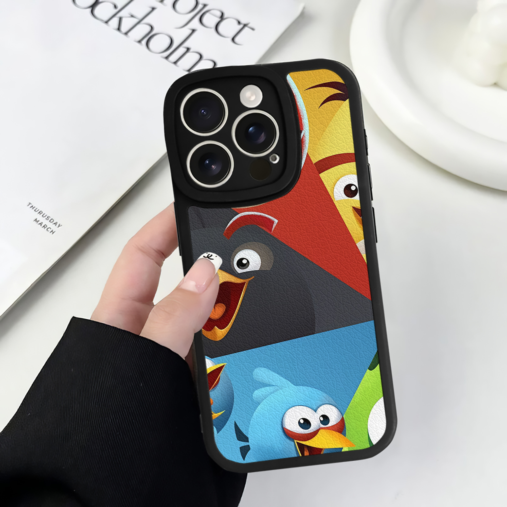 （画像用） Angry Birds アングリーバード 【iPhone 16シリーズ対応】シリコンスマホケース（レザー調） 材質：シリコン